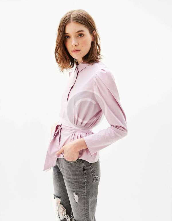Shirt With Puffy Sleeves and Bow at the Waist - Image 3